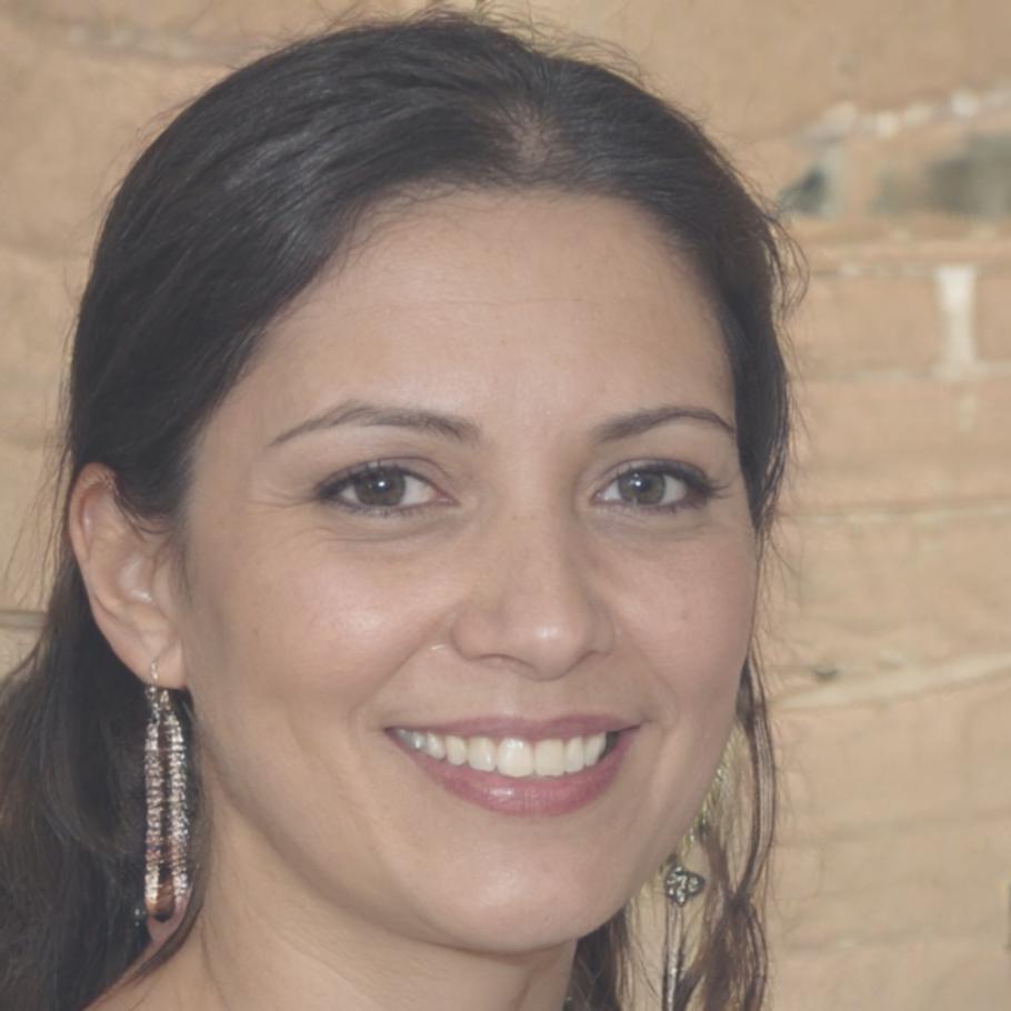 Portret profesional consultant financiar feminin